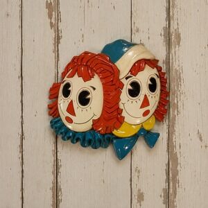 Vintage 1977 Raggedy Ann and Andy 3D Plastic Wall Plaque Decor 10x9.5